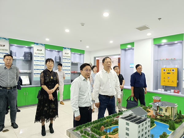 湖南省政协副主席、民建湖南省委会主委赖明勇莅临尊龙凯时走访调研
